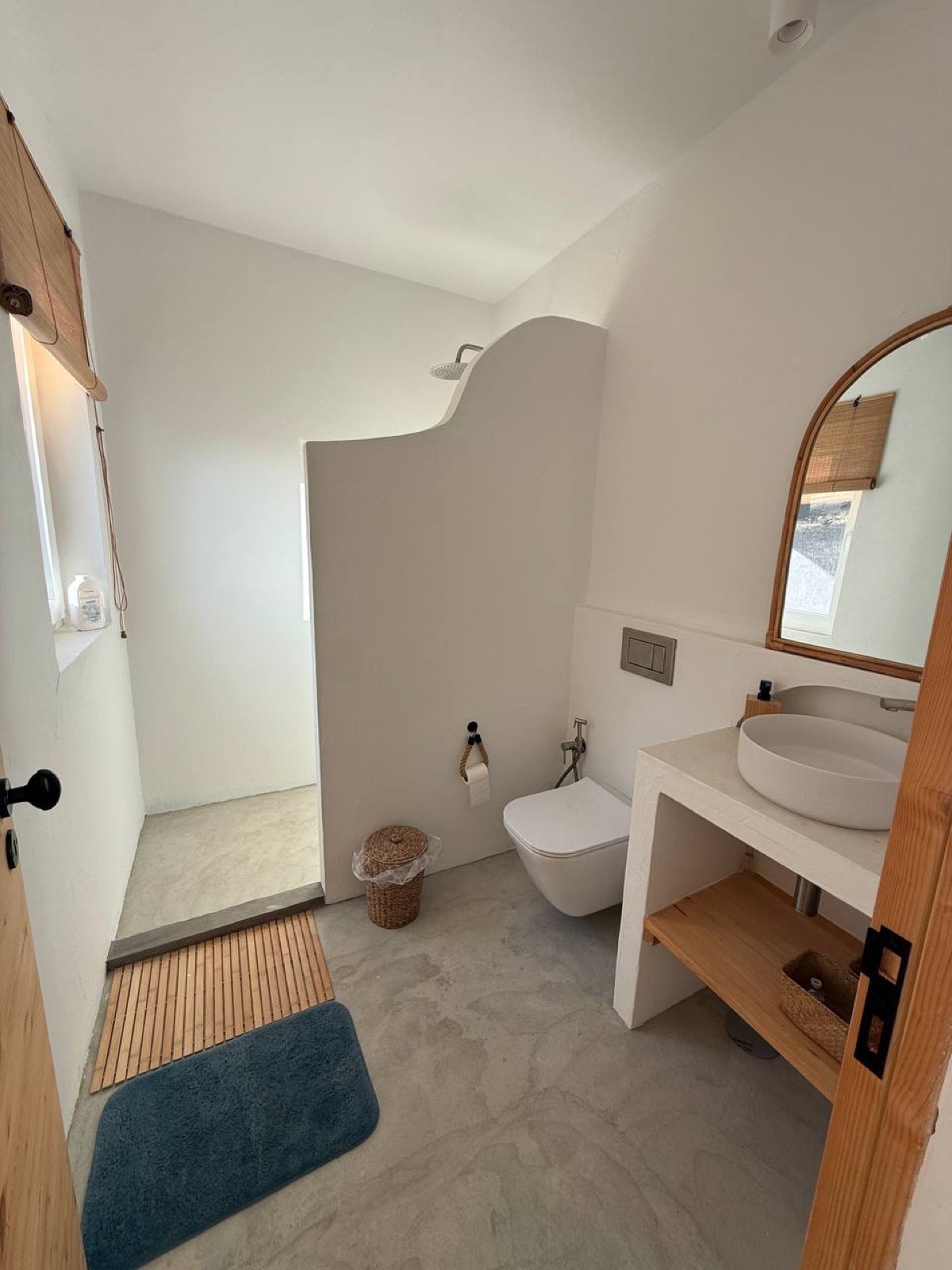 Four Sisters Room ensuite bathroom